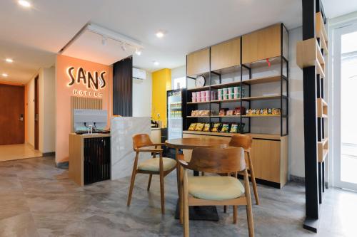 Imagen general del Hotel Sans Pesona Bekasi. Foto 13