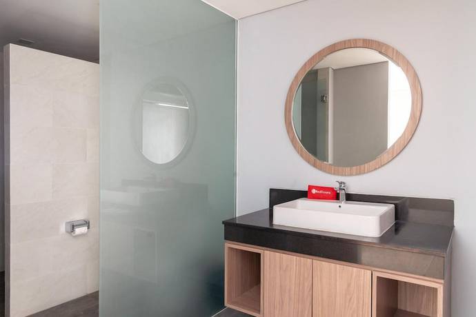 Imagen de la habitación del Hotel Sans Puri Indah Jakarta. Foto 7