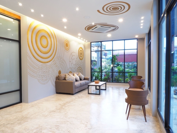 Imagen de los interiores del Hotel Sans, Ratchaburi. Foto 19