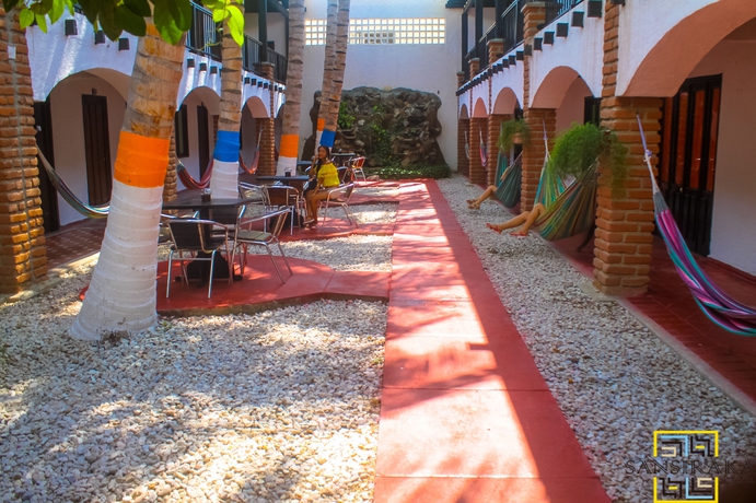 Imagen de los interiores del Hotel Sansiraka. Foto 10