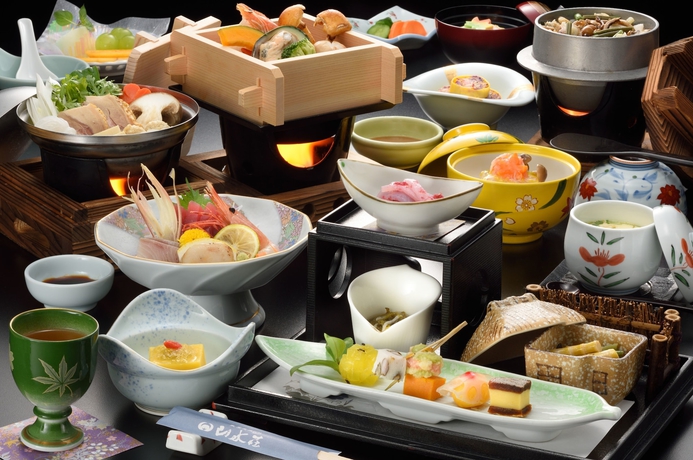 Imagen del bar/restaurante del Hotel Sansuiso. Foto 10