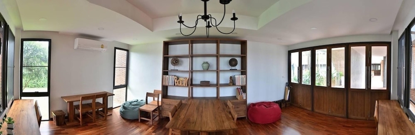 Imagen de los interiores del Hotel Sansuntree. Foto 17