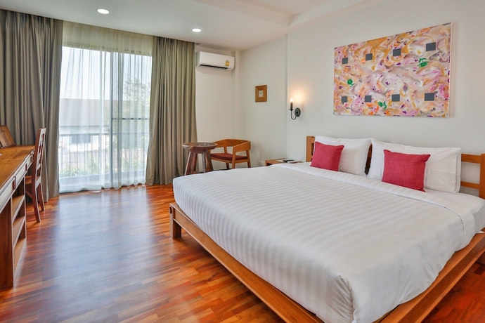 Imagen de los exteriores del Hotel Sansuntree. Foto 14