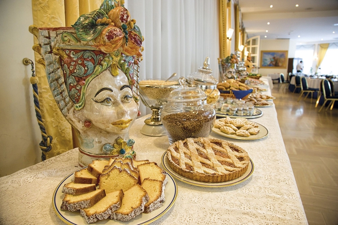 Imagen del bar/restaurante del Hotel Sant Alphio Garden and Spa. Foto 3