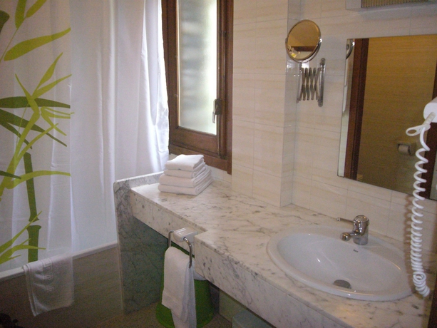 Imagen de la habitación del Hotel Sant Andreu. Foto 5