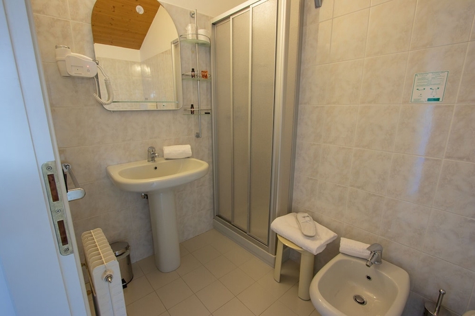 Imagen de la habitación del Hotel Sant Anton. Foto 15