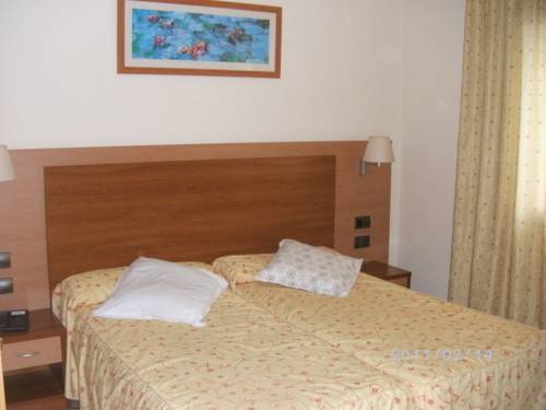 Imagen de la habitación del Hotel Sant Celoni. Foto 4