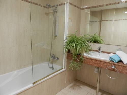 Imagen de la habitación del Hotel Sant Celoni. Foto 15