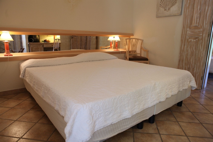 Imagen de la habitación del Hotel Sant Elmo Beach. Foto 6