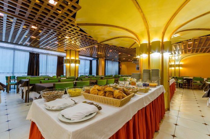 Imagen del bar/restaurante del Hotel Sant Eloi, Sant Julia. Foto 2