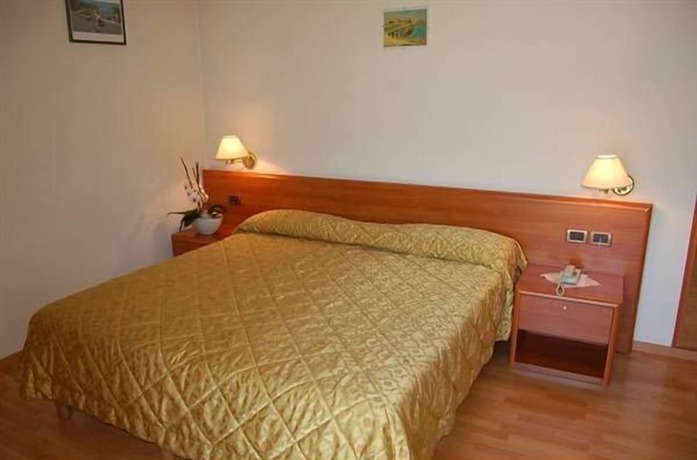 Imagen de la habitación del Hotel Sant Ilario. Foto 7