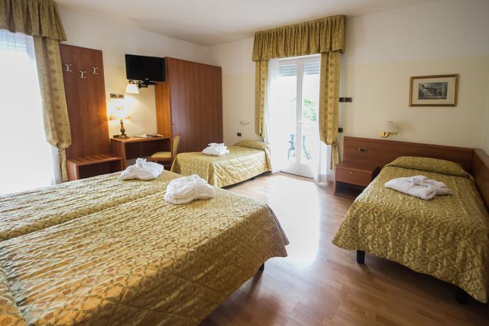 Imagen de la habitación del Hotel Sant Ilario. Foto 13