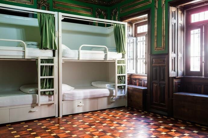 Imagen de la habitación del Hotel Sant Jordi Hostels Lisbon. Foto 13