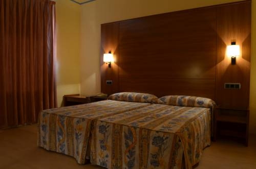 Imagen de la habitación del Hotel Sant Jordi, Tarragona. Foto 5