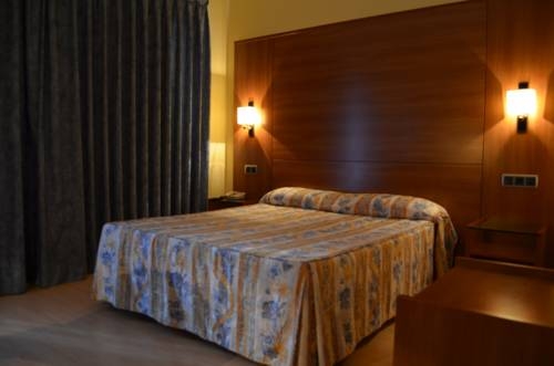 Imagen de la habitación del Hotel Sant Jordi, Tarragona. Foto 6