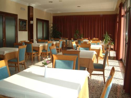 Imagen de la habitación del Hotel Sant Jordi, Tarragona. Foto 9