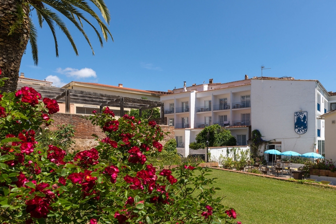 Imagen de los exteriores del Hotel Sant March. Foto 11