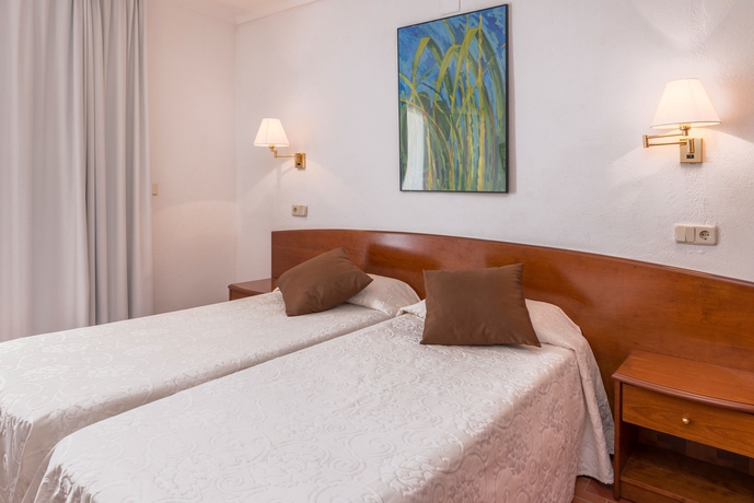 Imagen de la habitación del Hotel Sant March. Foto 8
