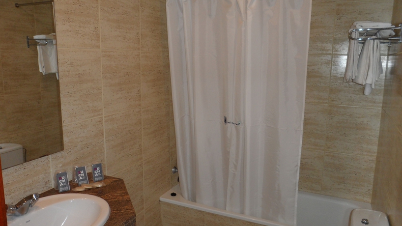 Imagen de la habitación del Hotel Sant March. Foto 9
