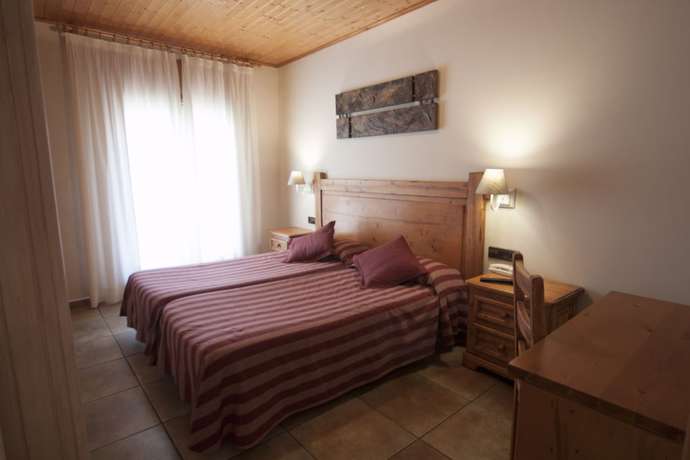 Imagen de la habitación del Hotel Sant Roc, Camprodon. Foto 9