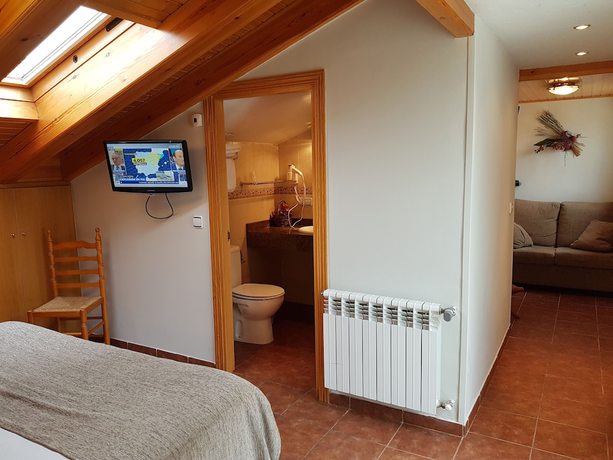 Imagen de la habitación del Hotel Sant Roc, Camprodon. Foto 14