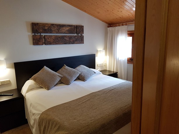 Imagen de la habitación del Hotel Sant Roc, Camprodon. Foto 18