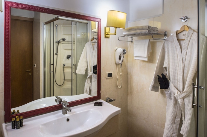 Imagen de la habitación del Hotel Sant'Angelo, Via del Corso. Foto 7