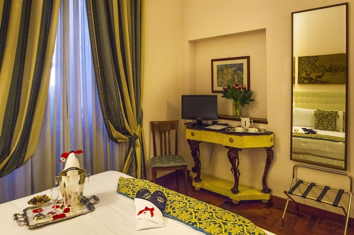 Imagen de la habitación del Hotel Sant'Angelo, Via del Corso. Foto 11