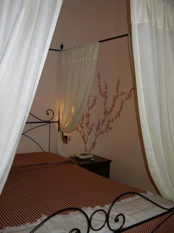 Imagen de la habitación del Hotel Sant'Uberto. Foto 4