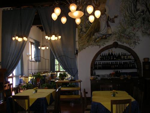 Imagen del bar/restaurante del Hotel Sant'Uberto. Foto 2