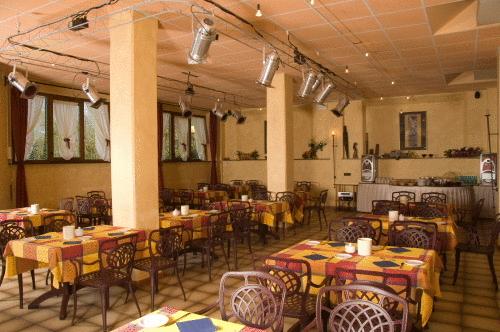 Imagen del bar/restaurante del Hotel Sant'Uberto. Foto 3