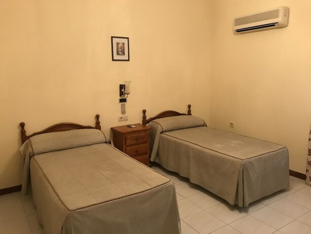 Imagen de la habitación del Hotel Santa Ana Hostal. Foto 19