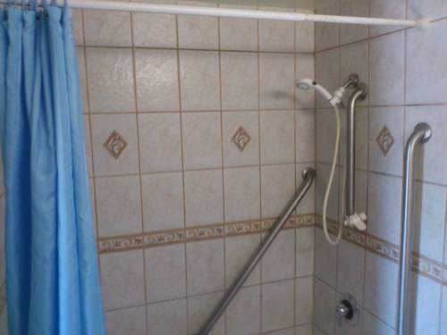 Imagen de la habitación del Hotel Santa Ana Travel Inn. Foto 12