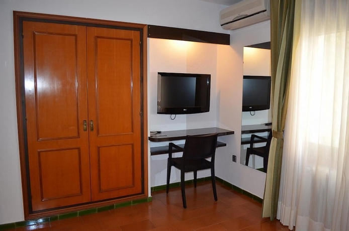 Imagen de la habitación del Hotel Santa Anna, L' Estartit. Foto 2