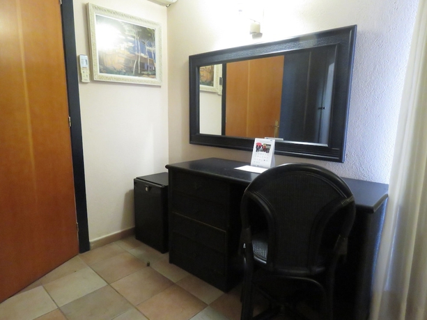 Imagen de la habitación del Hotel Santa Anna, L' Estartit. Foto 3
