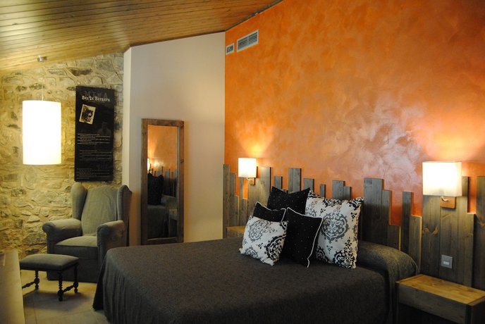 Imagen de la habitación del Hotel Santa Bàrbara, Cercs. Foto 12