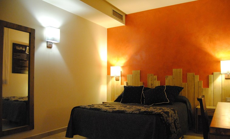 Imagen de la habitación del Hotel Santa Bàrbara, Cercs. Foto 18