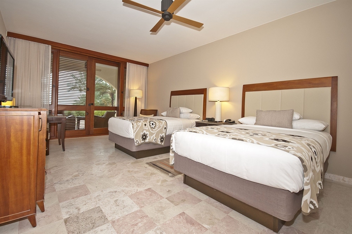 Imagen de la habitación del Hotel Santa Barbara Beach And Golf Resort. Foto 3