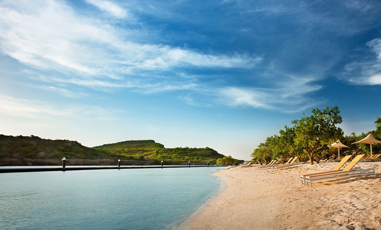 Imagen de los exteriores del Hotel Santa Barbara Beach And Golf Resort. Foto 9