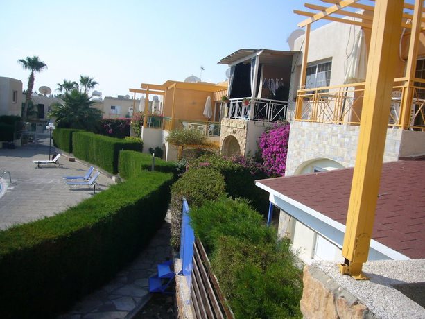 Imagen de los exteriores del Hotel Santa Barbara Complex. Foto 12