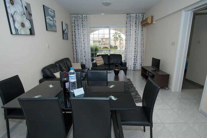 Imagen de los interiores del Hotel Santa Barbara Complex. Foto 17