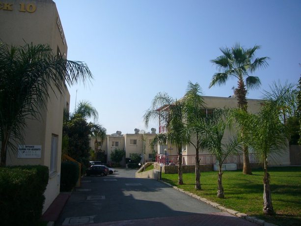 Imagen de los exteriores del Hotel Santa Barbara Complex. Foto 16