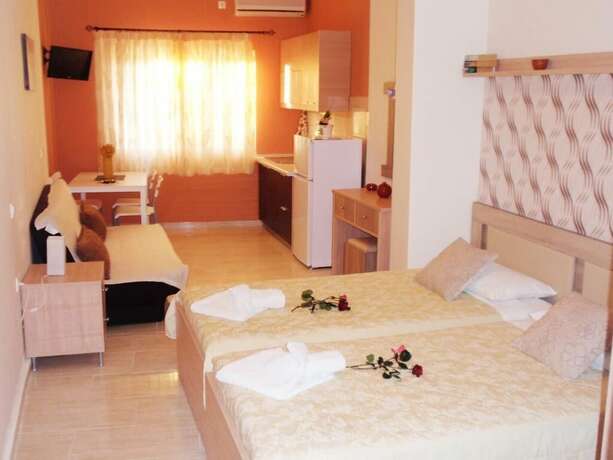 Imagen general del Hotel Santa Barbara Lakis Apartments. Foto 7