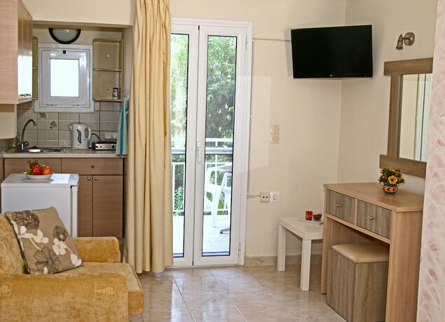 Imagen general del Hotel Santa Barbara Lakis Apartments. Foto 9