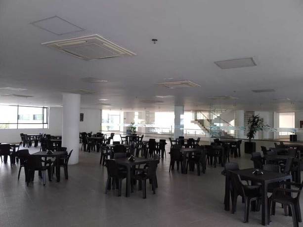 Imagen del bar/restaurante del Hotel Santa Barbara Plus. Foto 4