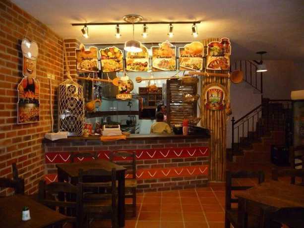 Imagen del bar/restaurante del Hotel Santa Barbara, Puente Nacional. Foto 4