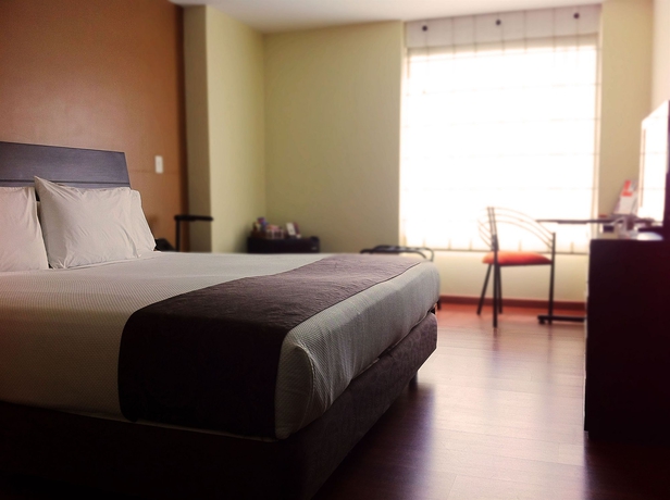 Imagen de la habitación del Hotel Santa Barbara Real. Foto 9