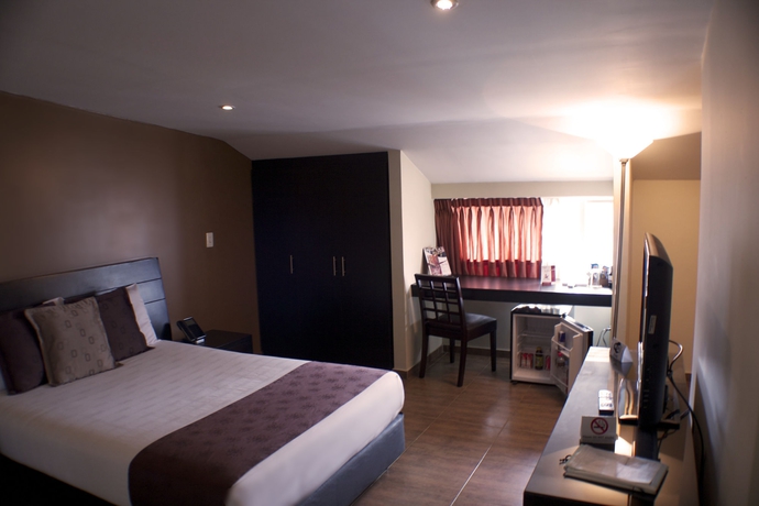 Imagen de la habitación del Hotel Santa Barbara Real. Foto 14