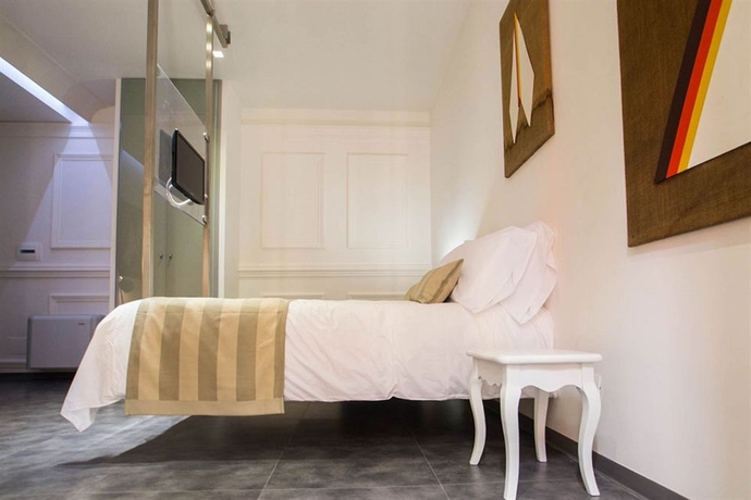 Imagen de la habitación del Hotel Santa Brigida. Foto 13