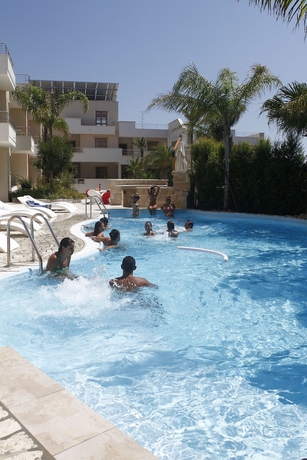 Imagen de la piscina del Hotel Santa Caterina Resort And Spa. Foto 19